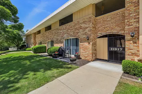11917 W Appleton #23, Milwaukee, WI 53224