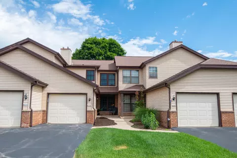8127 S Legend #C, Franklin, WI 53132