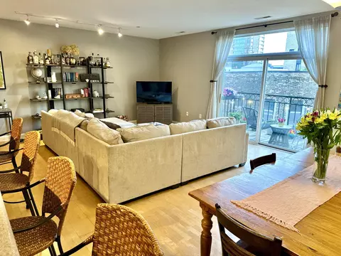 1920 N Farwell #408, Milwaukee, WI 53202