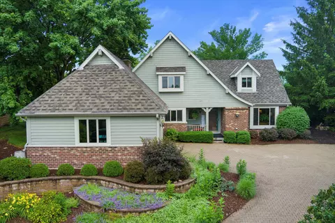 2226 Woodfield, Waukesha, WI 53188