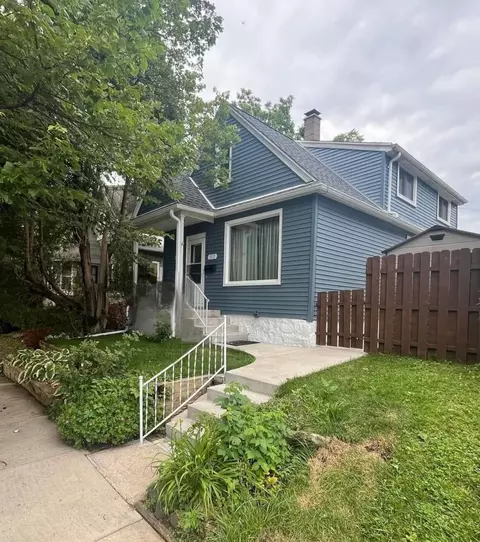 1012 Oak, South Milwaukee, WI 53172