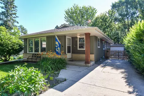 2526 N 114th, Wauwatosa, WI 53226
