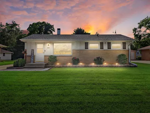 2975 S 101st, West Allis, WI 53227