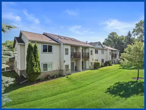 842 Evergreen #5, Hartford, WI 53027