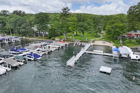 1550 Evergreen, Lake Geneva, WI 53147