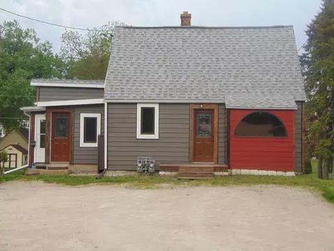 709 Beaver #709 1/2, Beaver Dam, WI 53916