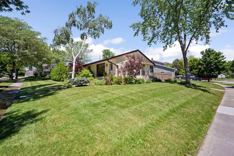 338 Parkway, Port Washington, WI 53074