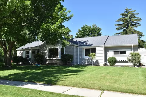 1041 7th, Grafton, WI 53024