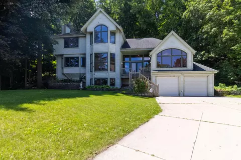 2111 Hollow, West Bend, WI 53090
