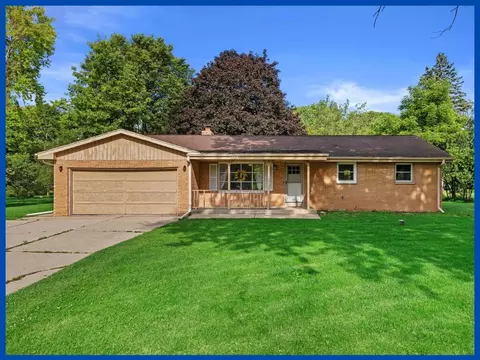 11446 N Glenwood, Mequon, WI 53097