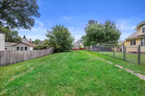 813 Manitoba, South Milwaukee, WI 53172