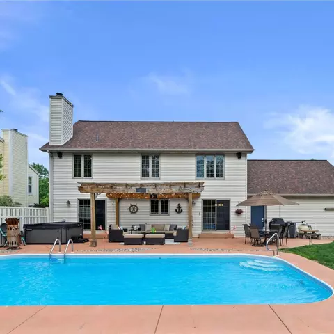 w159s7527 Quietwood, Muskego, WI 53150