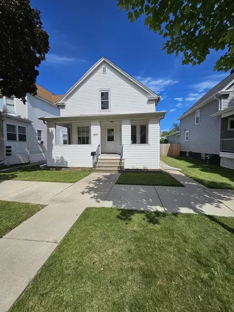 1637 Thurston, Racine, WI 53405