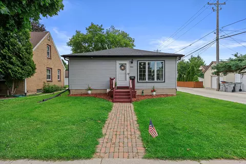 3854 S 17th, Milwaukee, WI 53221