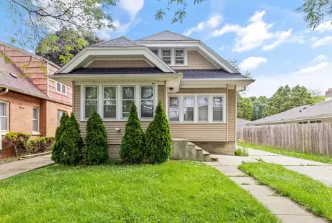 4512 W Leon, Milwaukee, WI 53216