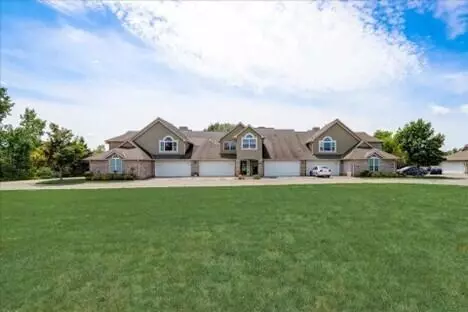 9135 W Elm #F, Franklin, WI 53132
