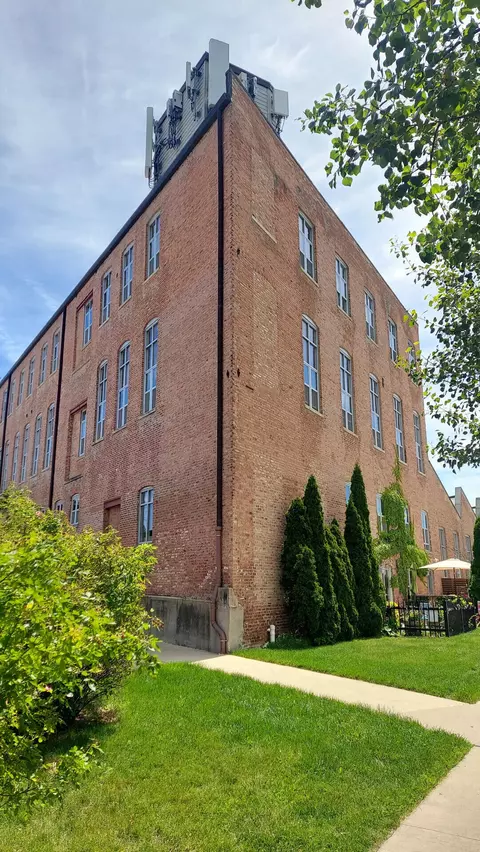 3059 N Weil #115, Milwaukee, WI 53212