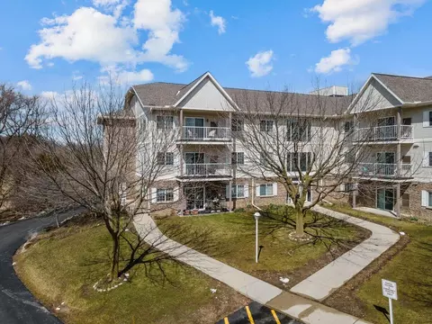140 W Commerce #215, Slinger, WI 53086