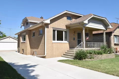 1922 Quincy, Racine, WI 53403