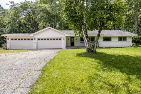 11415 N Bobolink, Mequon, WI 53092