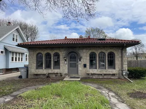 3770 N Humboldt, Milwaukee, WI 53212