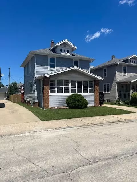 2338 Meachem, Racine, WI 53403