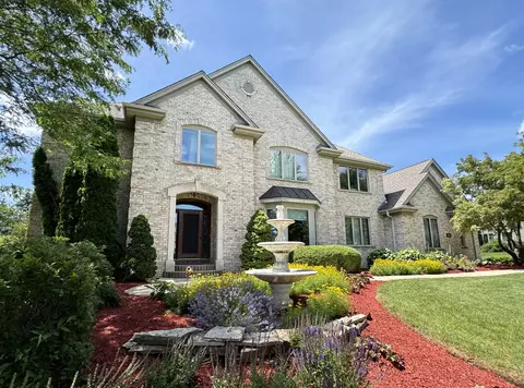 1095 Auburn, Brookfield, WI 53045