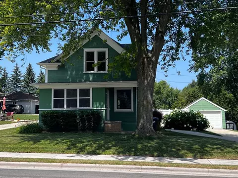 22 W W Un, Cedar Grove, WI 53013