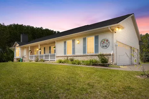 948 Garfield, Hartford, WI 53027