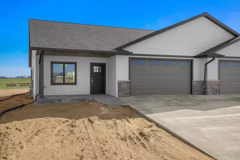 738 Crockett, Holmen, WI 54636