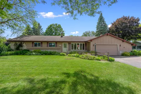 3009 Sunrise, Hubertus, WI 53033