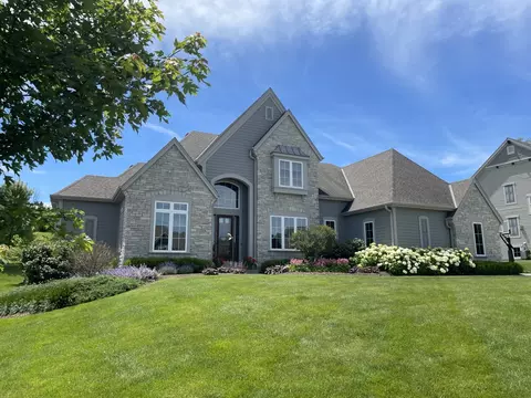 n41w23433 Century Farm, Pewaukee, WI 53072