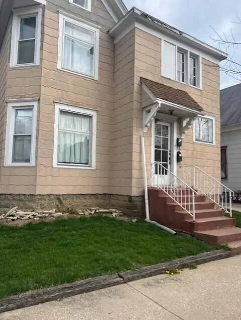 1531 Kearney, Racine, WI 53405