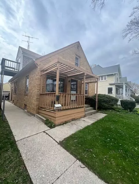 1512 Flett, Racine, WI 53405