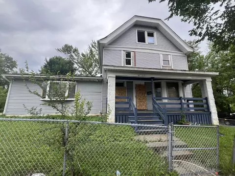 1033 W Keefe, Milwaukee, WI 53206