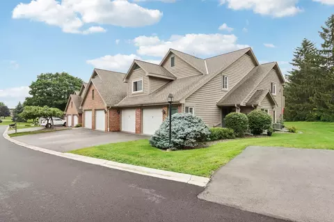 18695 Brookfield Lk #36, Brookfield, WI 53045