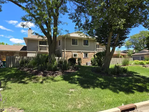 16350 W Coachlight, New Berlin, WI 53151