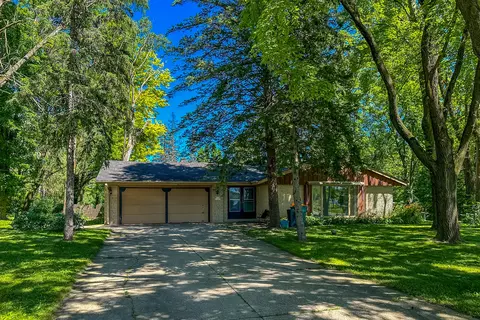 w132n12072 Mary Buth, Germantown, WI 53022
