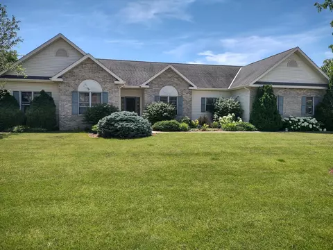 8477 East Rdg, Pleasant Prairie, WI 53158