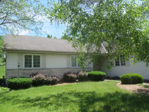 7268 S Dover Hl, Franklin, WI 53132