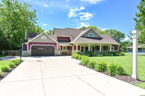 n70w13055 Mary Dl, Menomonee Falls, WI 53051