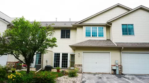 2425 Fox Riv #E, Waukesha, WI 53189