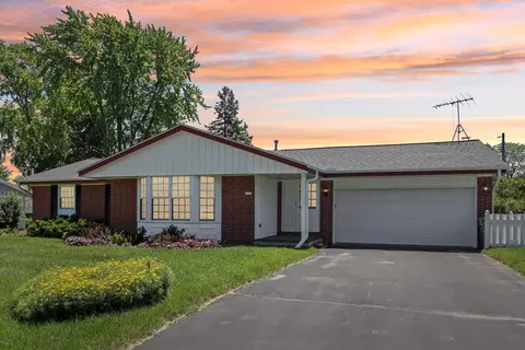 9713 W Debbie, Milwaukee, WI 53224