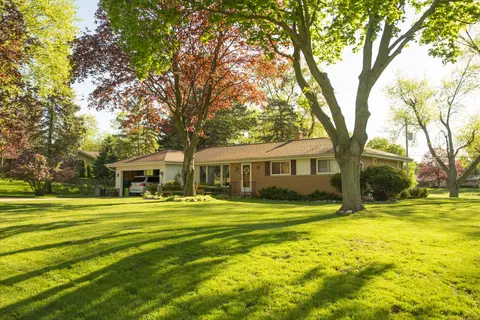 4700 Shasta, Brookfield, WI 53045