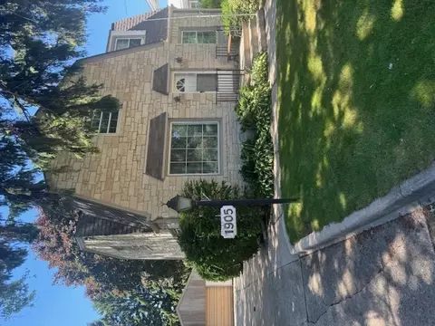 1905 E Leroy, Saint Francis, WI 53235