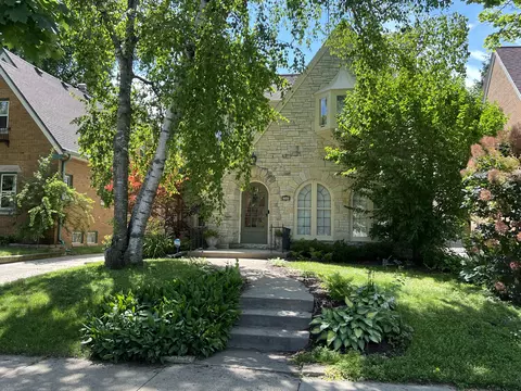 2509 Lefeber, Wauwatosa, WI 53213