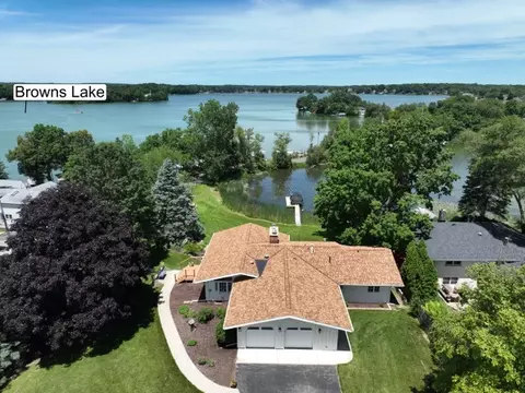 30834 Jennie, Burlington, WI 53105