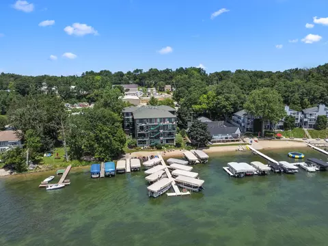 139 Lance #302, Twin Lakes, WI 53181