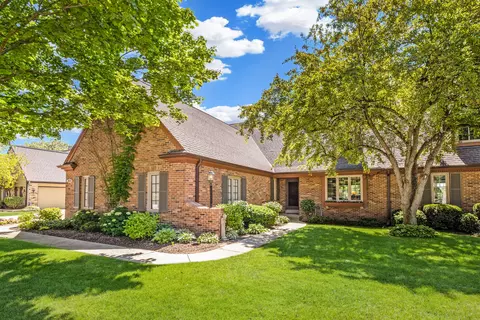 2633 W Lake Isle, Mequon, WI 53092