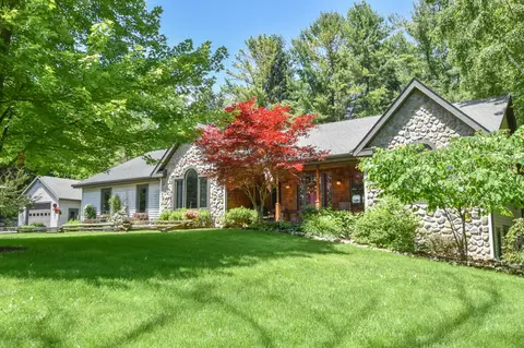 6566 Silver Shrs, Cedar Grove, WI 53013